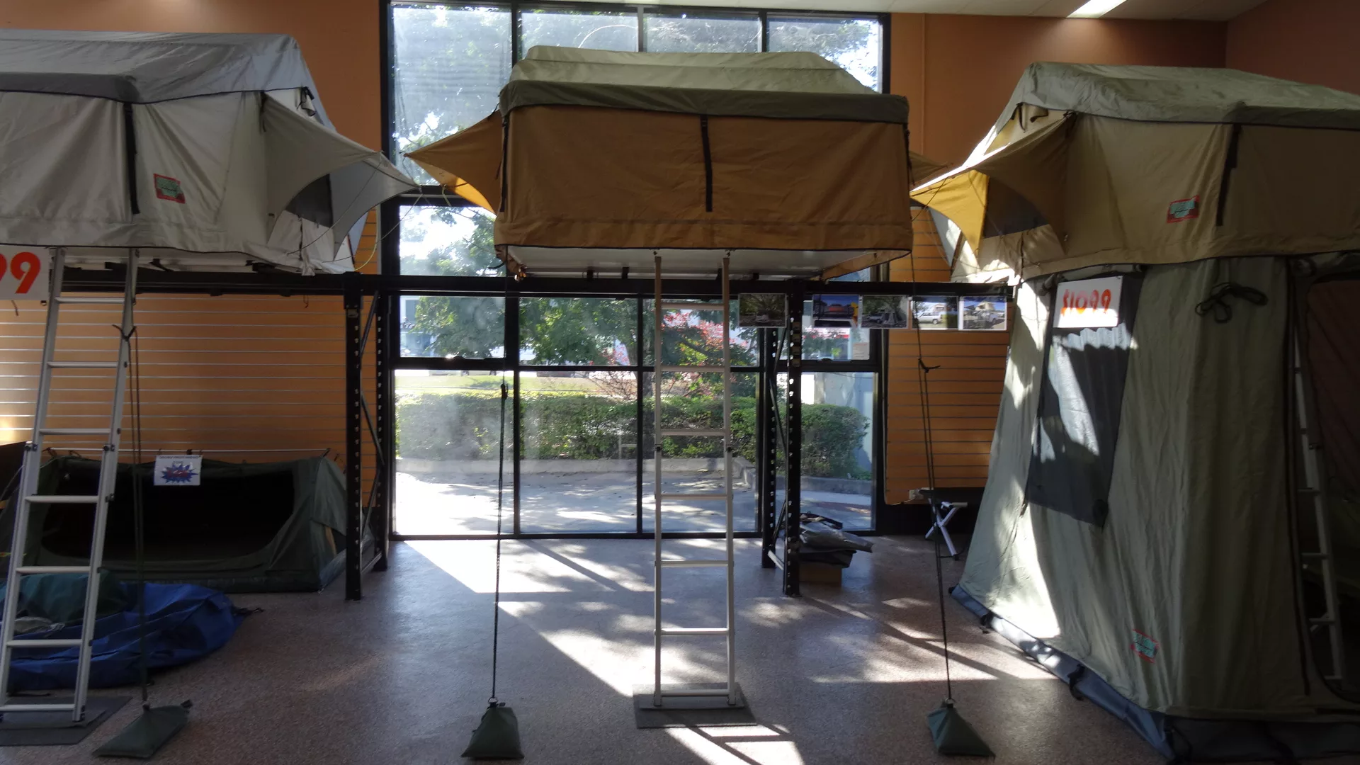 1.8-Weekender-roof-top-tent-003-jpg.webp